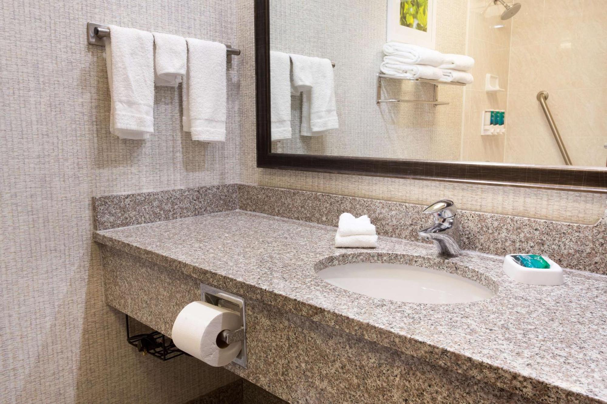 Drury Inn & Suites Dayton North Εξωτερικό φωτογραφία